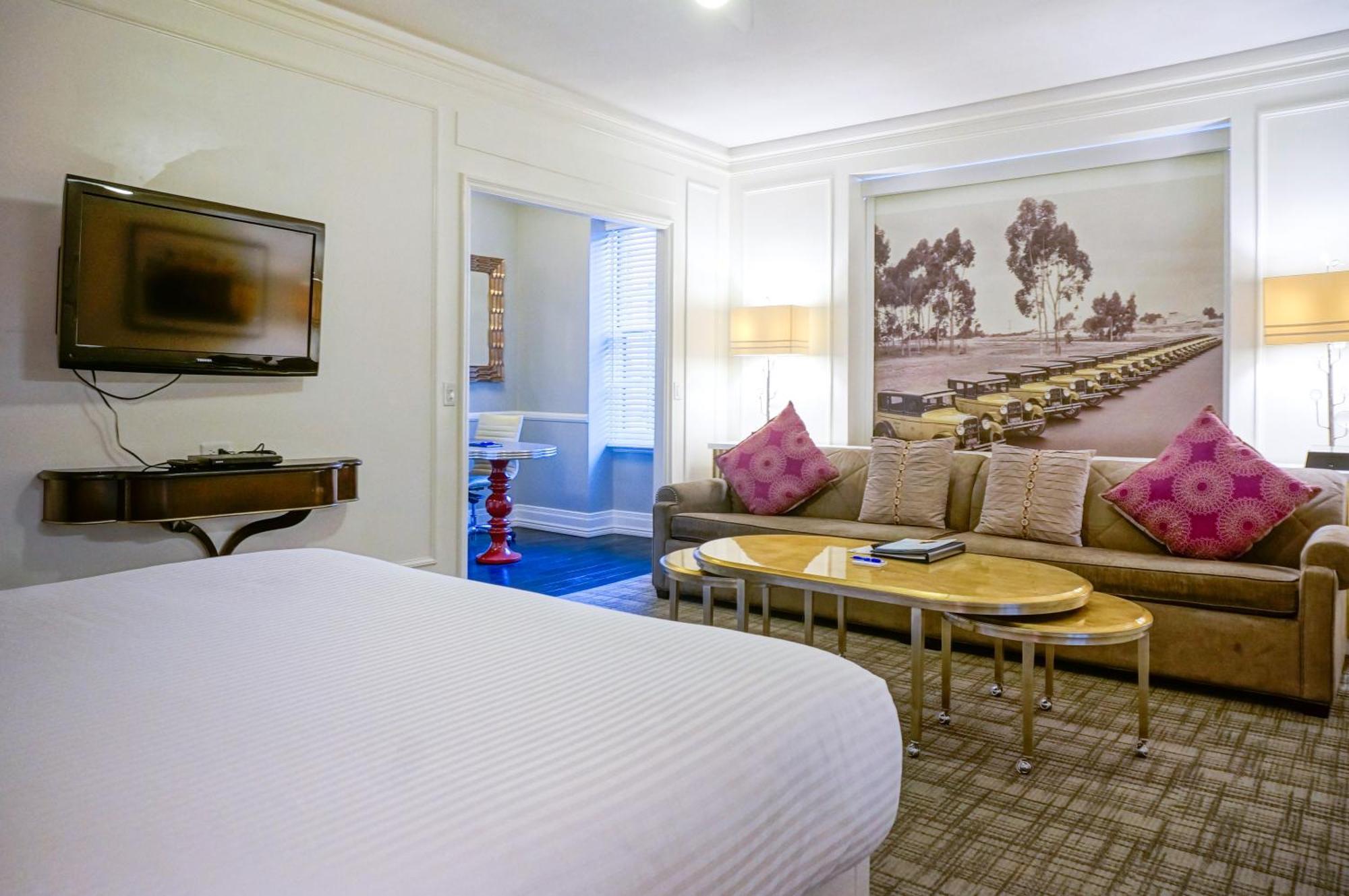 Resort At The Park 3*